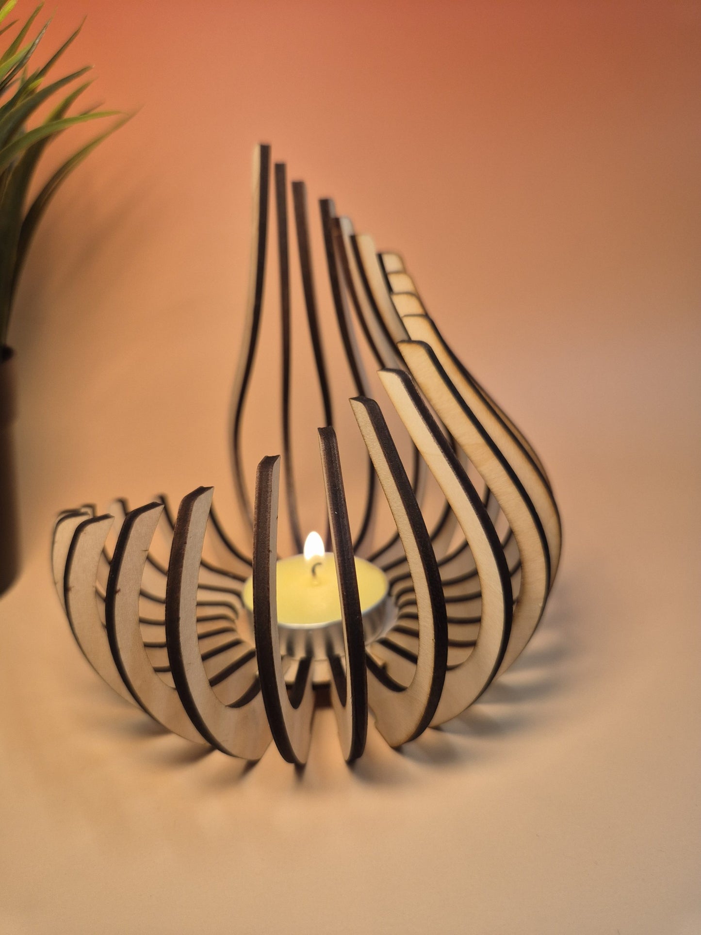 Teardrop tealight holder image 3