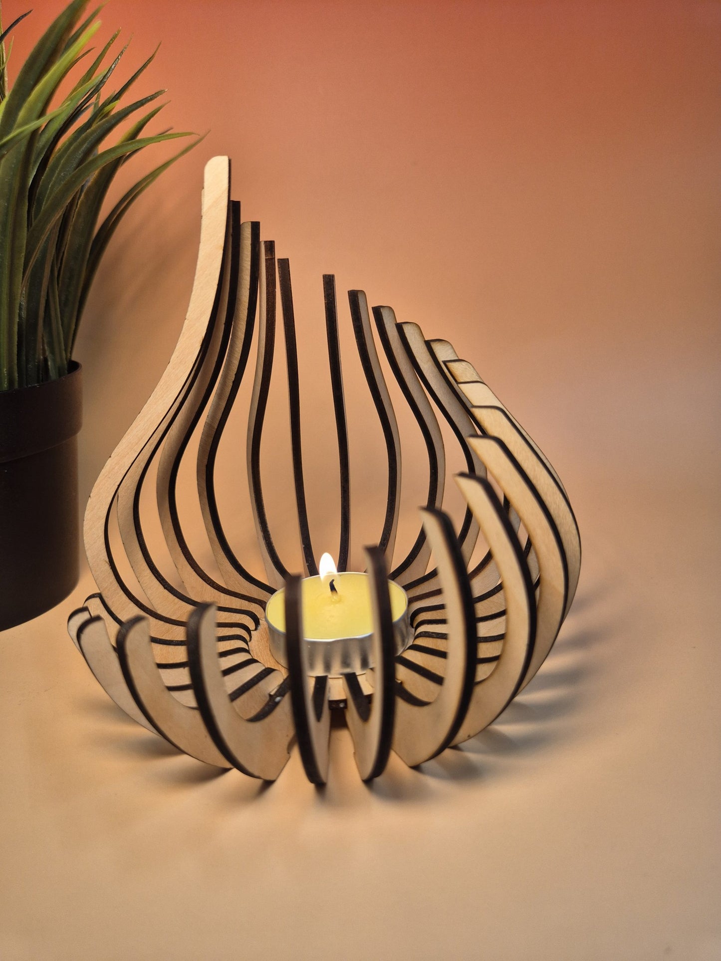 Teardrop tealight holder image 5
