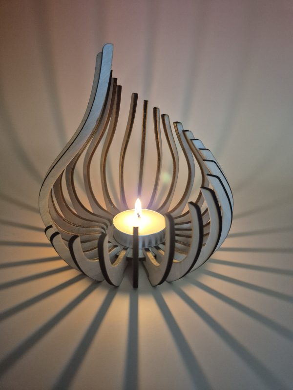Teardrop tealight holder